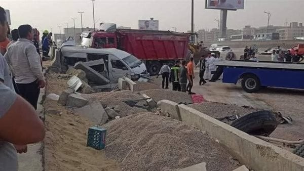 إصابة 17 شخصا في تصادم أتوبيس شركة وملاكي بالإسكندرية