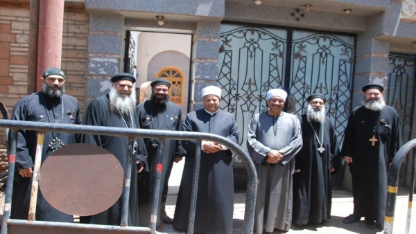 بتكليف من شيخ الأزهر.. الدكتور محمد أبوزيد الأمير يتفقد كنيسة العذراء بإسنا عقب الحريق|صور