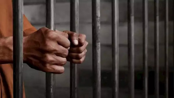 الحبس 10 سنوات لـ6 متهمين في قضية انفجار خط الغاز بطريق الواحات