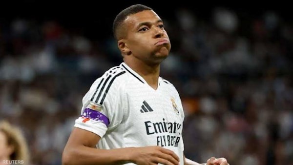نقل كيليان مبابي مهاجم ريال مدريد إلى المستشفى