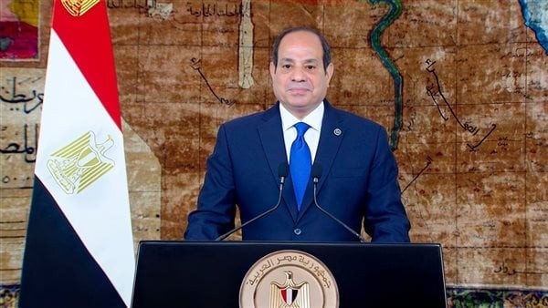 السيسي للمصريين: الأعباء ثقيلة وأشعر بكم