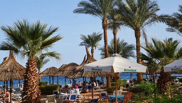 السفارة الروسية بالقاهرة تحث السياح على توخي الحذر في شرم الشيخ بعد التصعيد بين إسرائيل وإيران