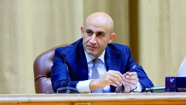 وزير التعليم يعفي الطلاب الأوائل من مصروفات مدارس 30 يونيو.. رسميًا