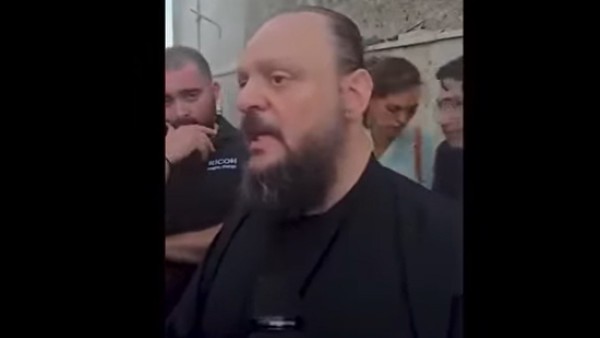 أب سوري: ما حدث من تفجير كنيسة مار الياس نتيجة الصمت على ما يسمي أحداث فردية