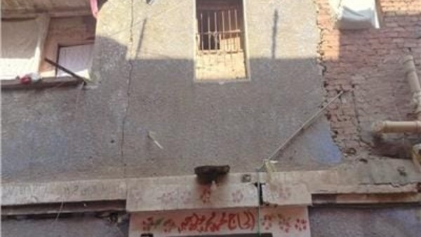 انهيار أجزاء بمنزل مكون من طابقين في الخانكة