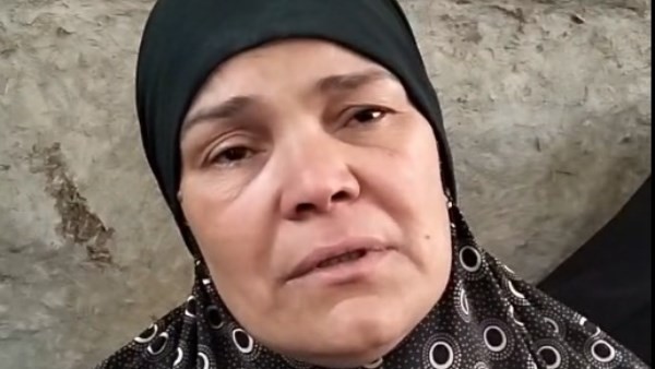 "ياريتني ما صحيتك يا شيماء".. انهيار والدة طالبة الهندسة ضحية حادث الطريق الإقليمي