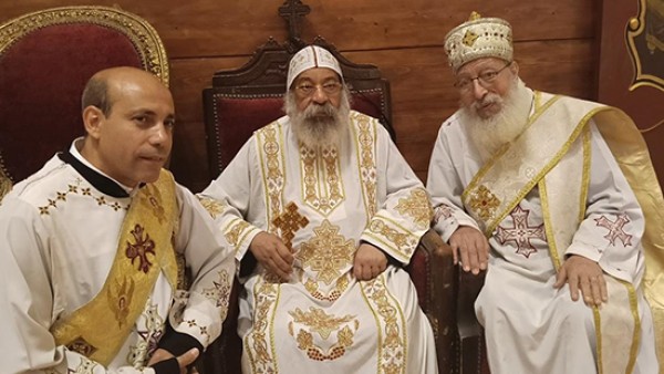 الأنبا رافائيل يرسم دياكونًا جديدًا بالكنيسة المرقسية بالأزبكية