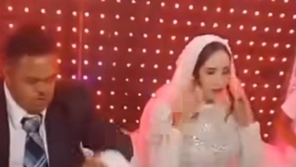 فيديو زفاف شاب مصاب بمتلازمة داون ودموع زوجته يثير جدلاً واسعاً على مواقع التواصل الاجتماعي