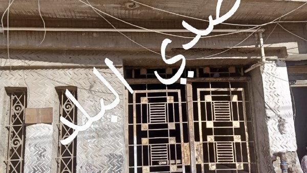 بعد إغلاقه العيادة بالجنازير والهرب.. قرار عاجل من الصحة ضد طبيب المحله