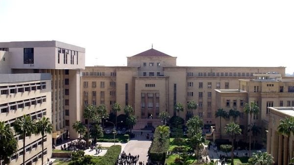 إصابة طالبة في انهيار سقف إحدى قاعات الامتحان بكلية هندسة الإسكندرية