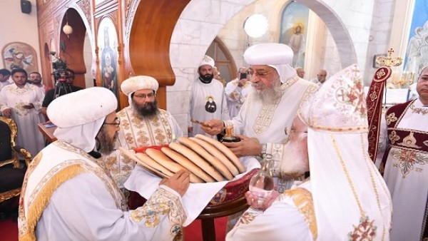 البابا تواضروس يترأس القداس في كنيسة العذراء والشهيدة مارينا بالعلمين : يجب على الإنسان أن يتحلى بأعمال الإيمان