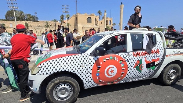 حصار "قافلة الصمود" شرق ليبيا .. والمنظمون يرفضون العودة قبل الإفراج عن 15 معتقلاً من صفوفهم