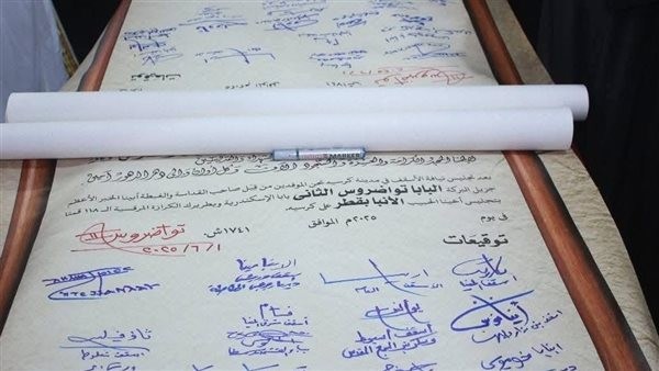 توقيع الأساقفة في حفل تجليس الأنبا بقطر على كرسي إيبارشية ديرمواس ودلجا