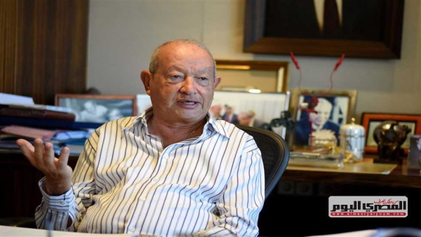 ساويرس يشتبك مع باحثة إسرائيلية بسبب فيديو «سرقة أرض فلسطين»