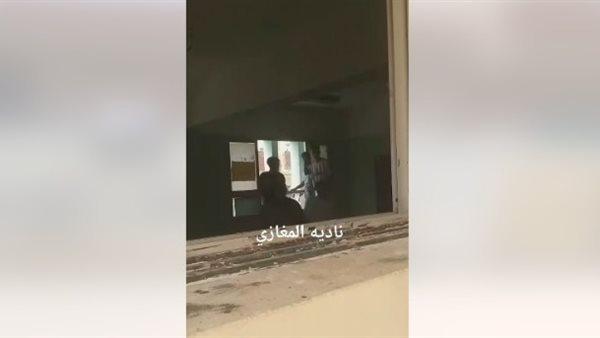 داخلين بالتليفونات وأسلحة بيضاء.. فيديو صادم لغش جماعي داخل لجنة ثانوية ومطالب بالتحقيق وإعادة الامتحانات