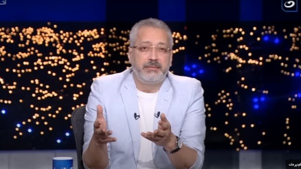"الناس عايشة علشان توري غيرها".. تامر أمين ينتقد ظاهرة التباهي الفارغ في الساحل الشمالي