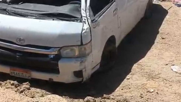 3 وفيات و9 إصابات.. أسماء ضحايا ومصابي حادث انقلاب ميكروباص بطريق «قنا – سفاجا»