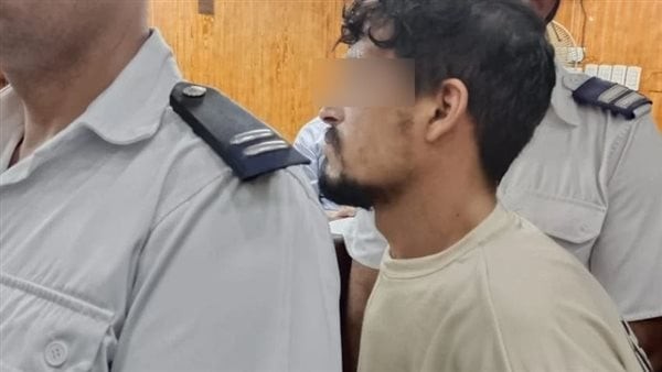 مظاهر الحزن والندم على وجه سائق التريلا المتسبب في مقتل 18 فتاة خلال محاكمته (فيديو)