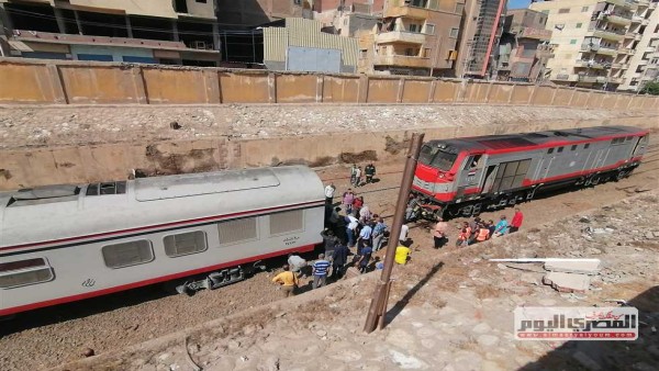 توقف الحركة على الخط.. خروج عربتي قطار مطروح عن القضبان بالإسكندرية