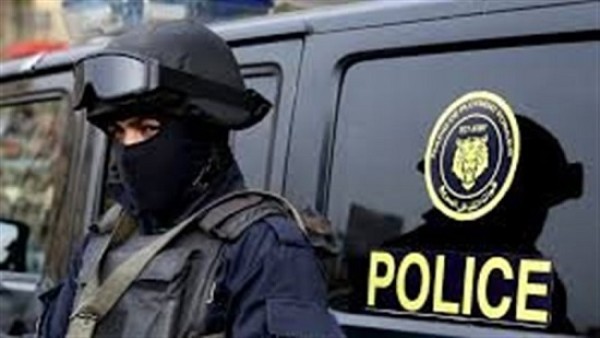 الداخلية تنقذ شابا حاول الانتحار خلال بث مباشر بأكتوبر بسبب مروره بحالة نفسية