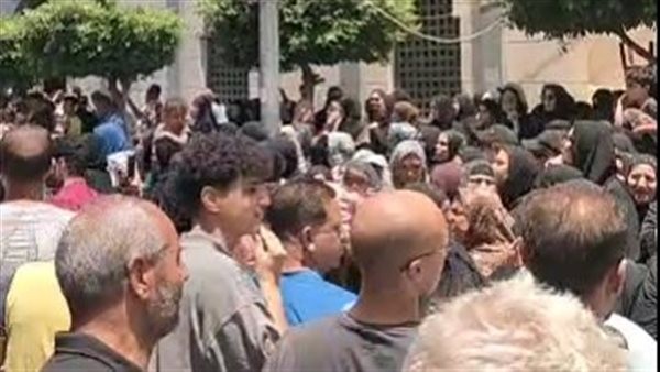 انهيار زوجة أحمد عامر خلال جنازته بمحافظة الغربية | فيديو