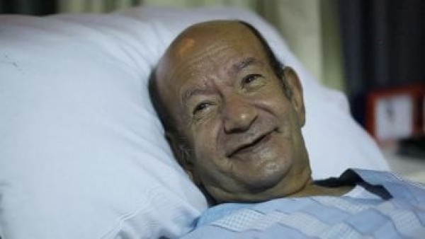 لطفي لبيب يدخل العناية المركزة وأشرف زكي: الحالة حرجة ونطلب بالدعاء