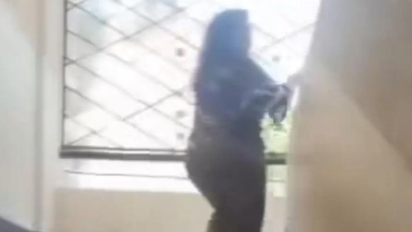 السيناريست محمد عبد الخالق يطالب النائب العام بالتحقيق في واقعة اعتداء أولياء الأمور على معلمة مسيحية لرفضها الغش وتوجيه شتائم لها على أساس ديني