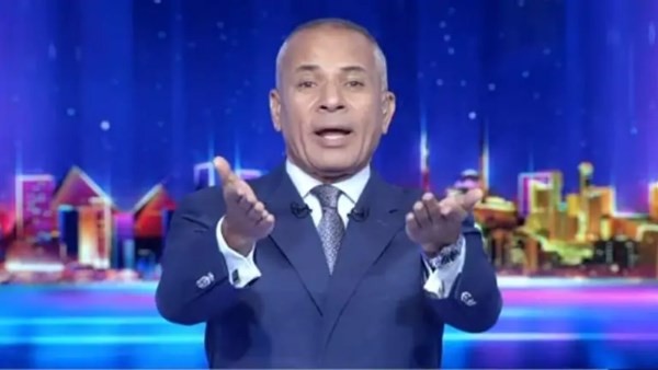 أحمد موسى : أي سائق يمشي بسرعة .. انزل في نص الطريق وبلغ عنه أي رجل مرور يقابلك