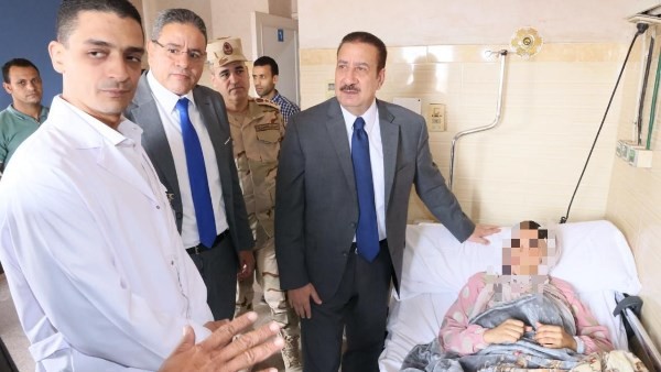 محافظ المنوفية يزور مصابي حادث الإقليمي بمستشفى الجراحات المتخصصة .. صور