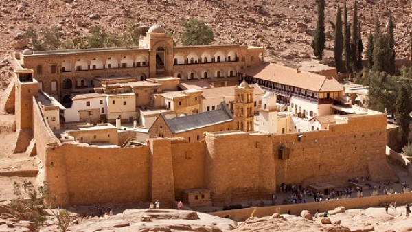 اليونسكو تحت الضغط: مطالب بإدراج دير سانت كاترين ضمن قائمة التراث المهدد بالخطر