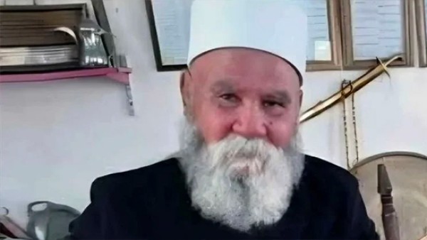 مات حزنا بعد حلق شاربه.. وفاة الشيخ الدرزي مرهج شاهين في السويداء (فيديو)