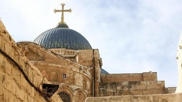 بيان بطريركية أورشليم بشأن قرارات المجمع المقدس : عرض دراسات قانونية للحفاظ على عراقة دير القديسة كاترينا بسيناء ككنز روحي .. صلاة من أجل سلام العالم
