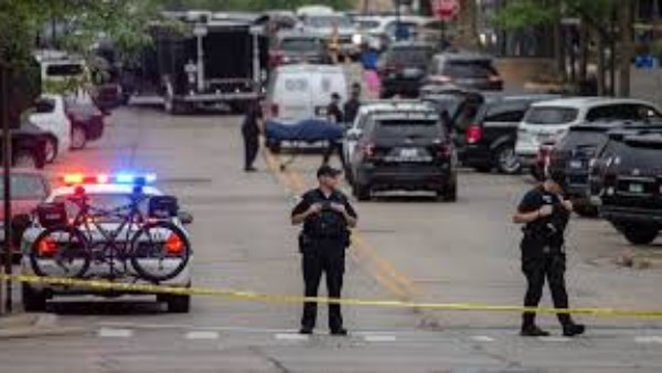 حادثة مروعة بنيويورك .. مسلح يقتل 4 أشخاص بينهم شرطي ويصيب آخرين قبل أن ينتحر