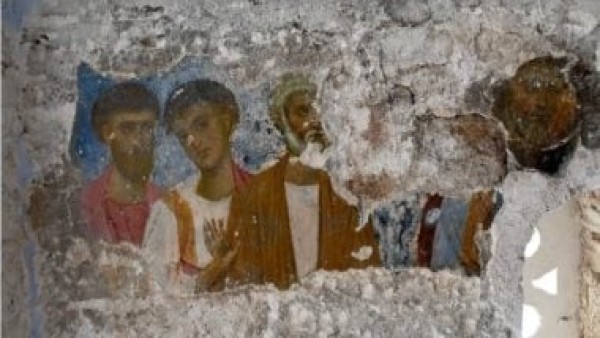 العثور على لوحات جدارية بيزنطية سليمة وجدت داخل كنيسة بألبانيا