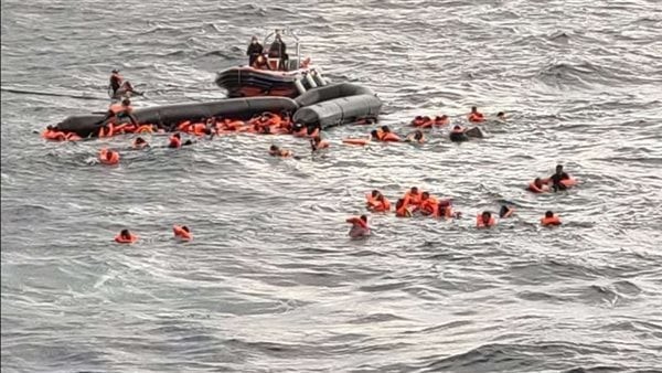 حادث جلل، مصرع وفقدان 68 مصريا في غرق قارب مهاجرين قبالة سواحل طبرق الليبية