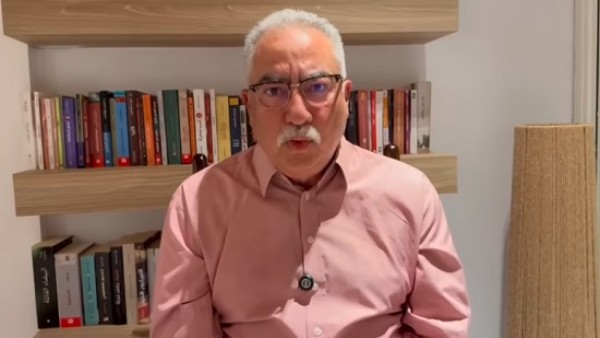 فيديو .. إبراهيم عيسى يستنكر اعتداء أولياء الأمور على المعلمة المسيحية ويقول ان الدول يبنيها المعلمون لا المقاولون