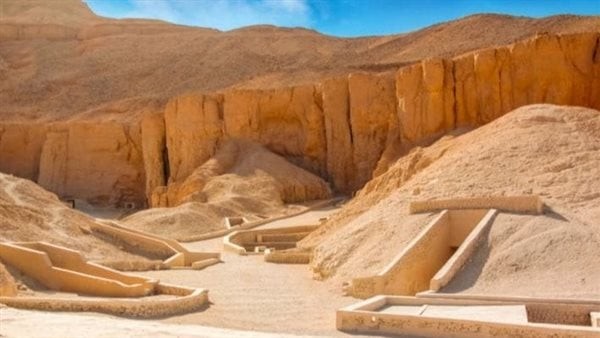 السياحة تكشف تفاصيل حريق كافتيريا وادي الملوك في البر الغربي بالأقصر