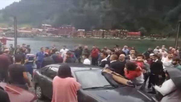 «اعتداء أتراك على سياح عرب في طرابزون».. حقيقة فيديو متداول يتخطى 900 ألف مشاهدة