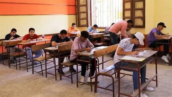"التعليم" تلاحق صفحات الغش بعد تسريب مزعوم لأسئلة العربي بالدور الثاني