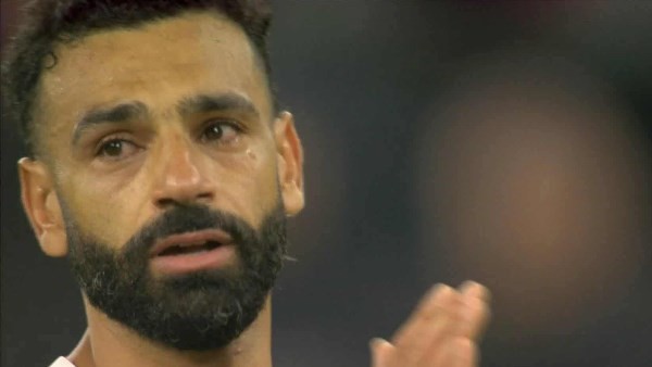 محمد صلاح يدخل في نوبة بكاء بعد مواجهة ليفربول وبورنموث لهذا السبب