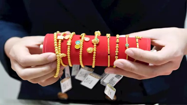 قفزة في سعر الذهب اليوم في مصر ببداية تعاملات السبت