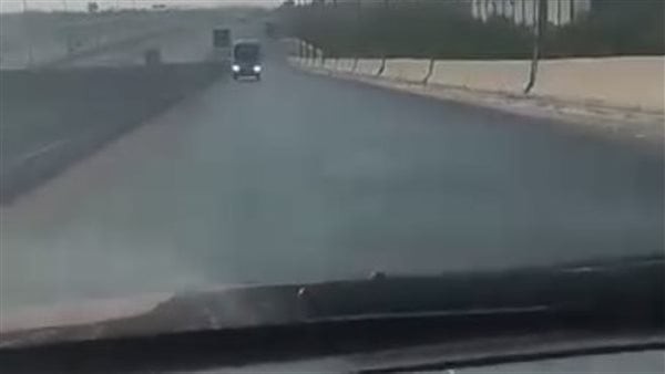 عناية الله تنقذ المواطنين من كارثة، سائق ميني باص يسير بسرعة عكس الاتجاه بكوبري الخطاطبة (فيديو)