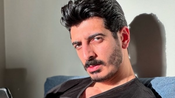ماذا قال البلوجر شاكر محظور أمام نيابة القاهرة الجديدة خلال 7 ساعات تحقيق؟