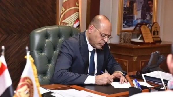 وزير العمل يعلن صرف 50 ألف جنيه لبطل مزلقان بني سويف تكريمًا له
