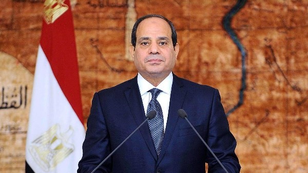 الرئيس السيسي يستقبل محمد بن زايد بمطار العلمين في زيارة اخوية لعدة أيام.