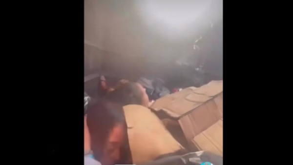 فيديو .. مسيحيات سوريا يختبئن من عصابات الجولاني وسط انفجارات وإطلاق نار وإعدامات ميدانية