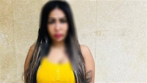 ضبط صانعة محتوى بالقاهرة لنشرها فيديوهات تتضمن ألفاظًا خادشة للحياء