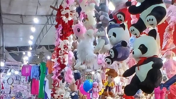 سوق مولد العذراء مريم بدير درنكة.. بهجة شعبية تتجدد منذ آلاف السنين