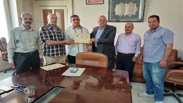 بعد واقعة «الشورت».. تكريم رئيس «قطار الزقازيق» بشهادة تقدير