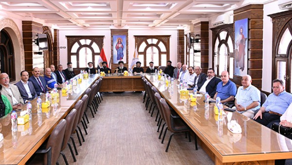 البابا تواضروس يلتقي الأمانة العامة للمستشفيات القبطية بالإسكندرية